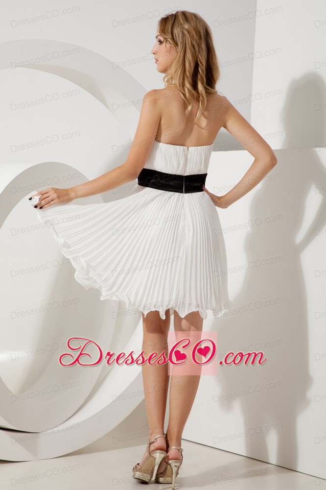 White Empire Strapless Mini-length Organza Belt Prom / Homecoming Dress