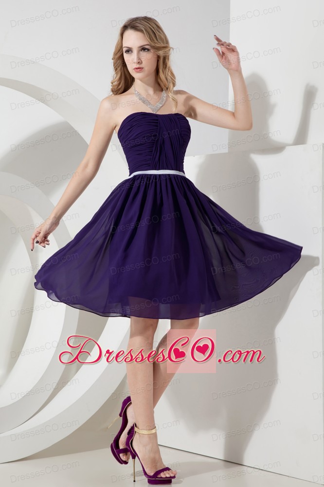 Purple A-line Strapless Ruched Prom Dress Knee-length Chiffon