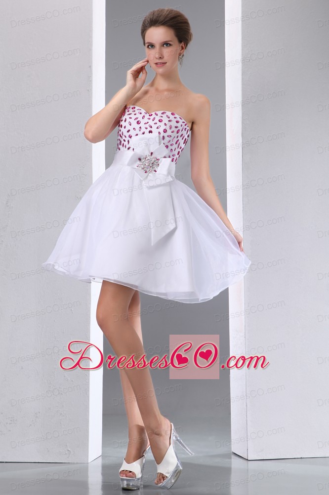 Sweet White A-line Beading Short Prom Dress Mini-length Taffeta And Chiffon