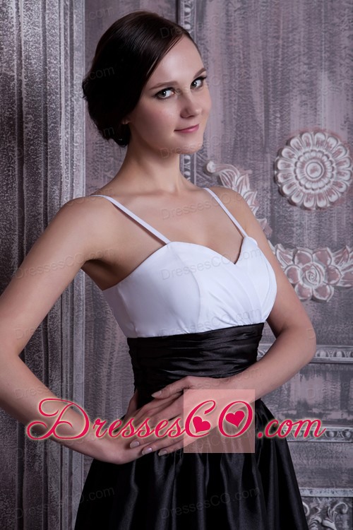Formal White and Black A-line Spaghetti Straps Prom / Homecoming Dress Taffeta Ruched Knee-legnth