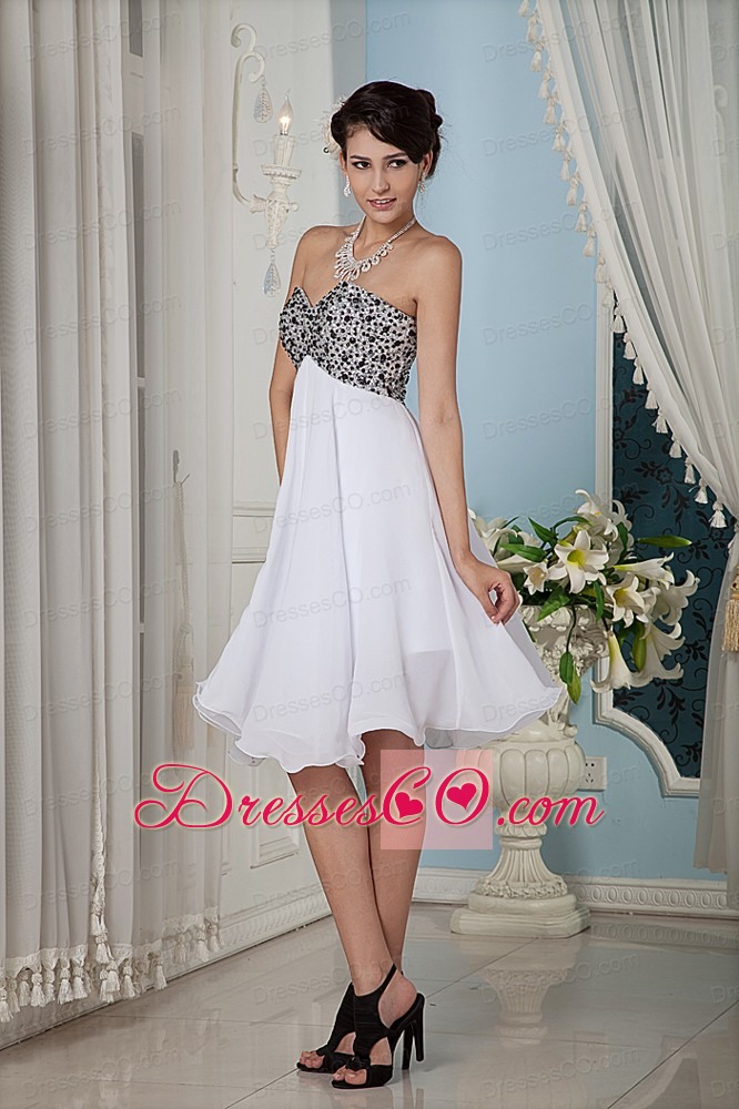 Simple White A-line / Princess Prom / Homecoming Dress Knee-length Chiffon
