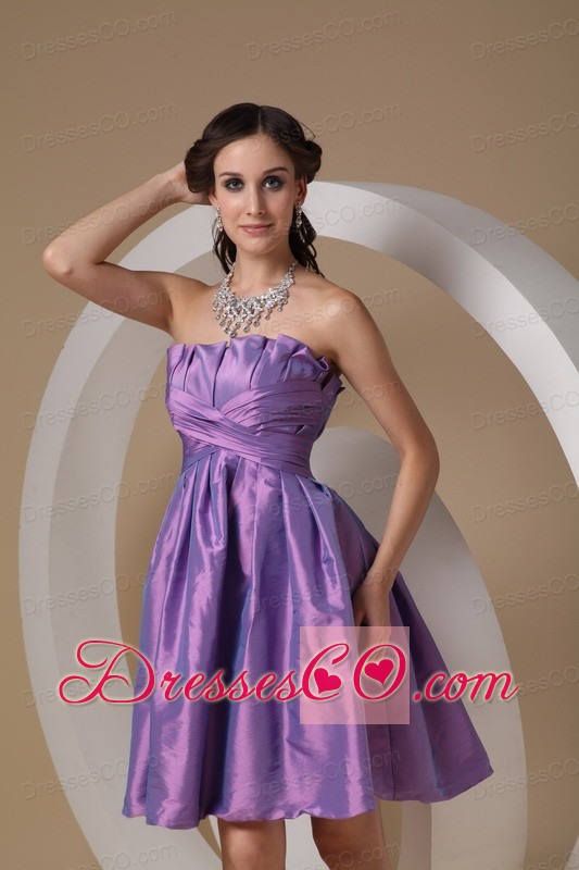 Lavender A-line Strapless Knee-length Taffeta Ruched Prom / Homecoming Dress