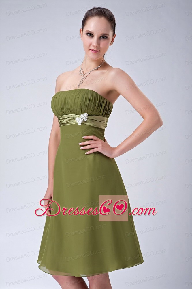 Olive Green Empire Strapless Dama Dress Chiffon Knee-length
