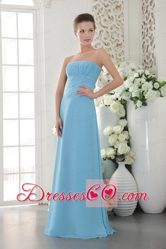 Light Blue Empire Strapless Long Chiffon Ruched Dama Dress For Quinceanera