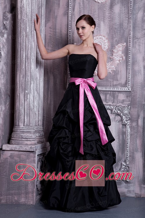 Informal Black A-line Strapless Evening Dress Taffeta Sash And Pick-ups Long