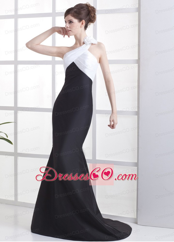 Hand Made Flower Decorate One Shoulder White and Black Satin Brush Train Prom Dress