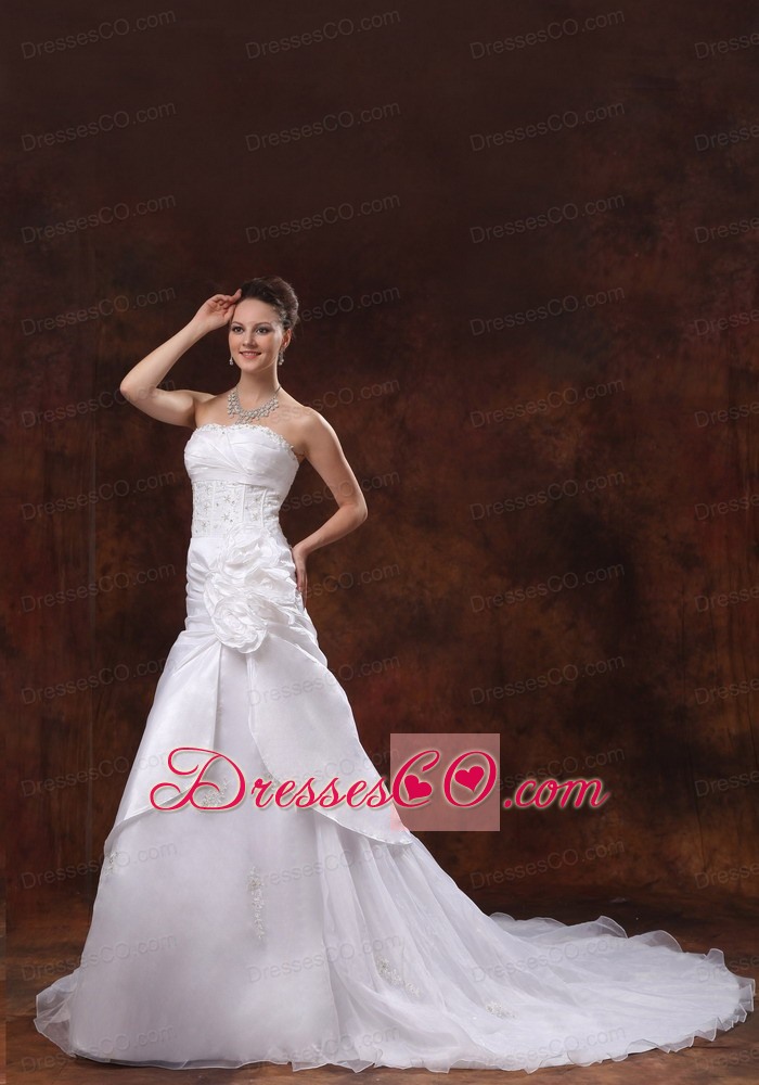 Hand Made Flower and Appliques Wedding Dress With Chapel Train Taffeta and Organza