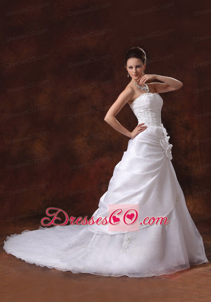 Hand Made Flower and Appliques Wedding Dress With Chapel Train Taffeta and Organza