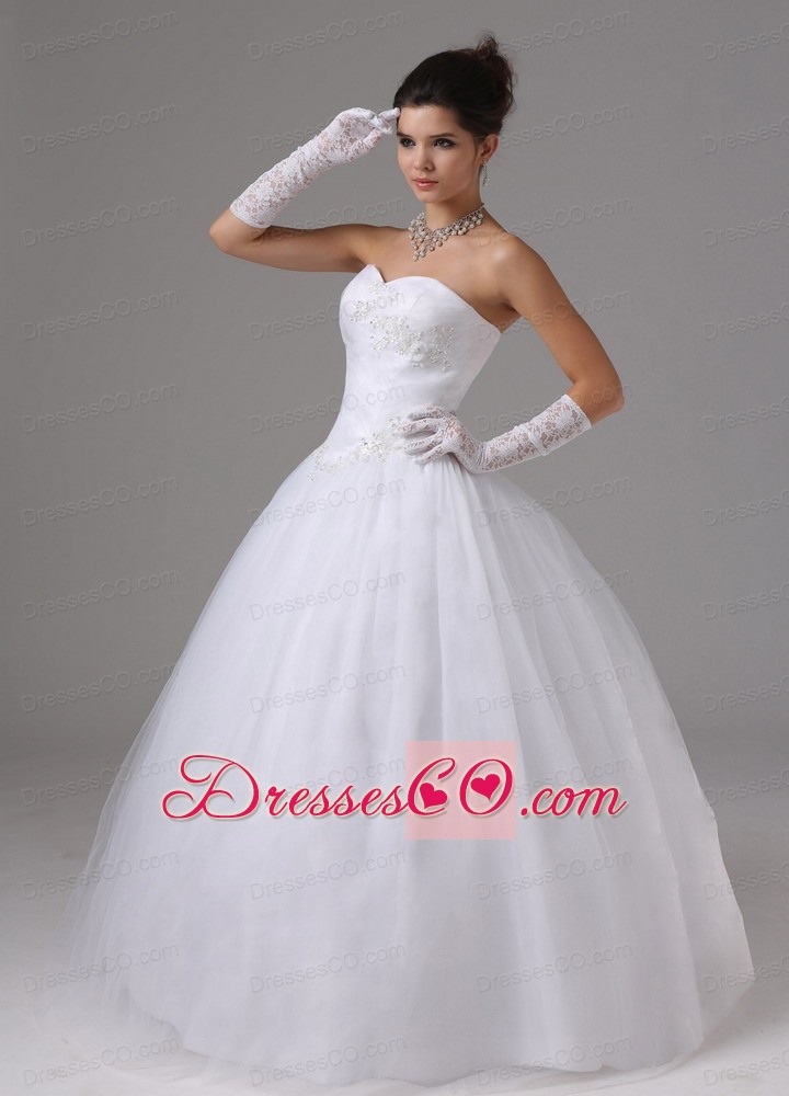Ball Gown Wedding Dress With Appliques and Ruching Tulle