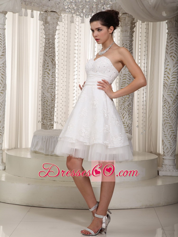 Lovely A-line Mini-length Taffeta Appliques Wedding Dress