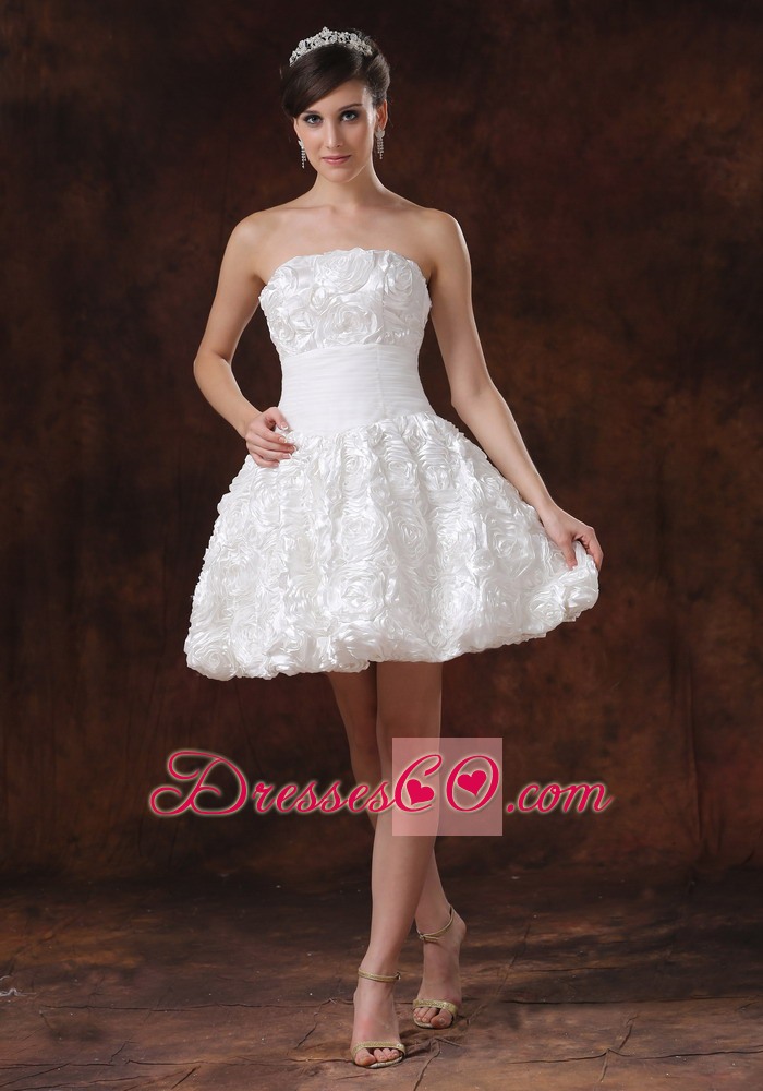 Fabric With Rolling Flower White A-line Short Wedding Dress With Mini-length