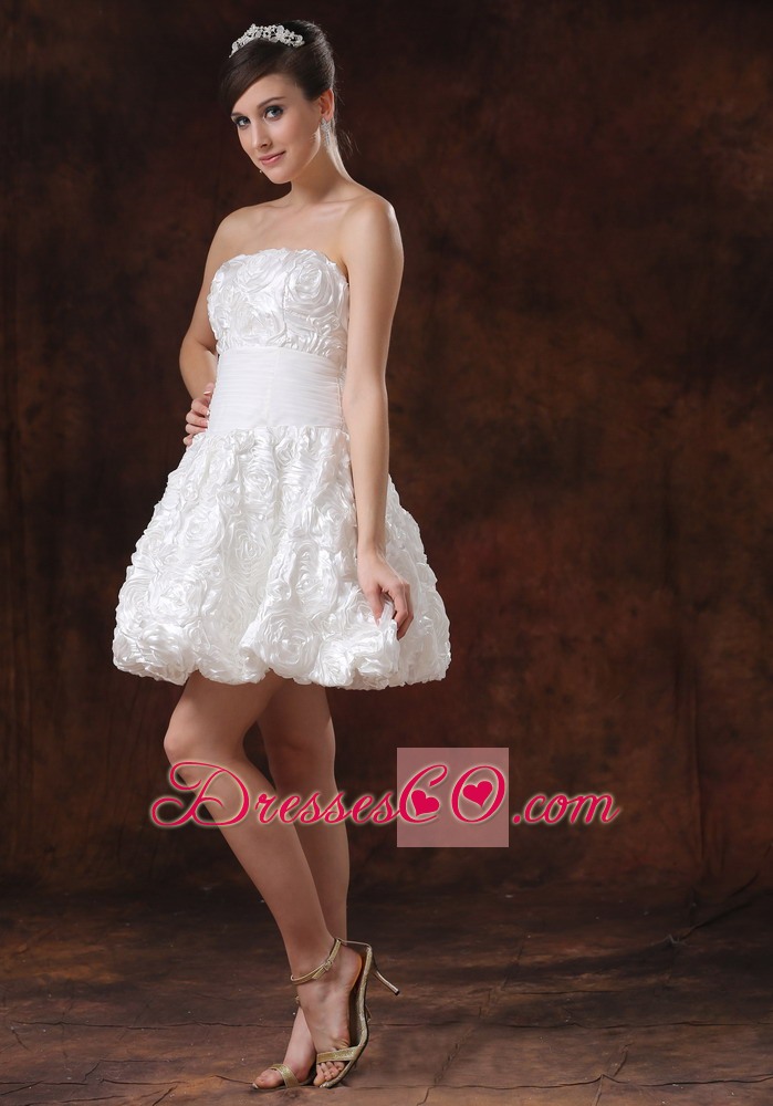 Fabric With Rolling Flower White A-line Short Wedding Dress With Mini-length