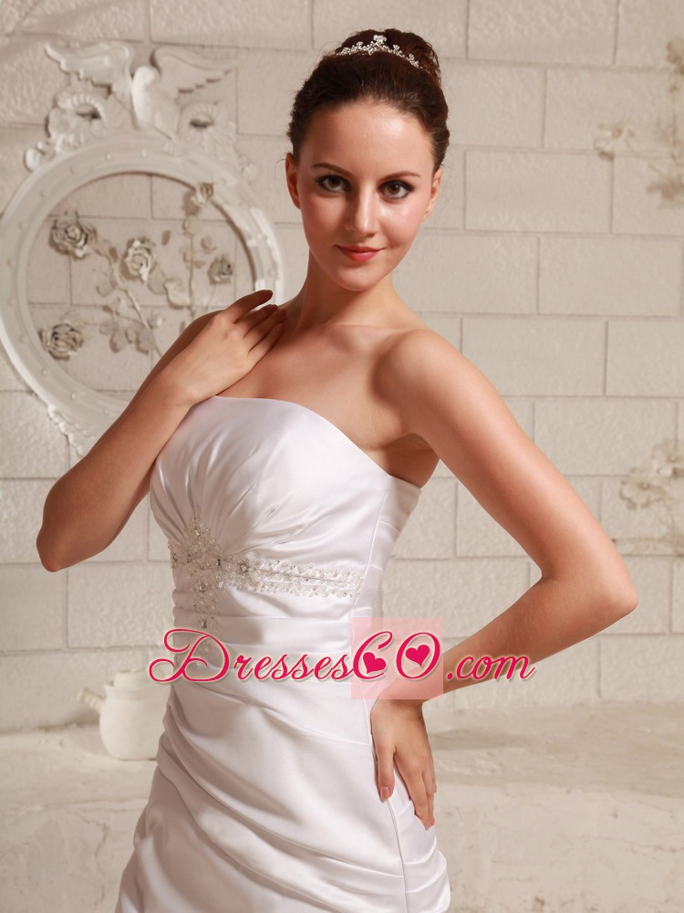Taffeta Appliques With Beading and Ruching Wedding Dress With Court Train A-line