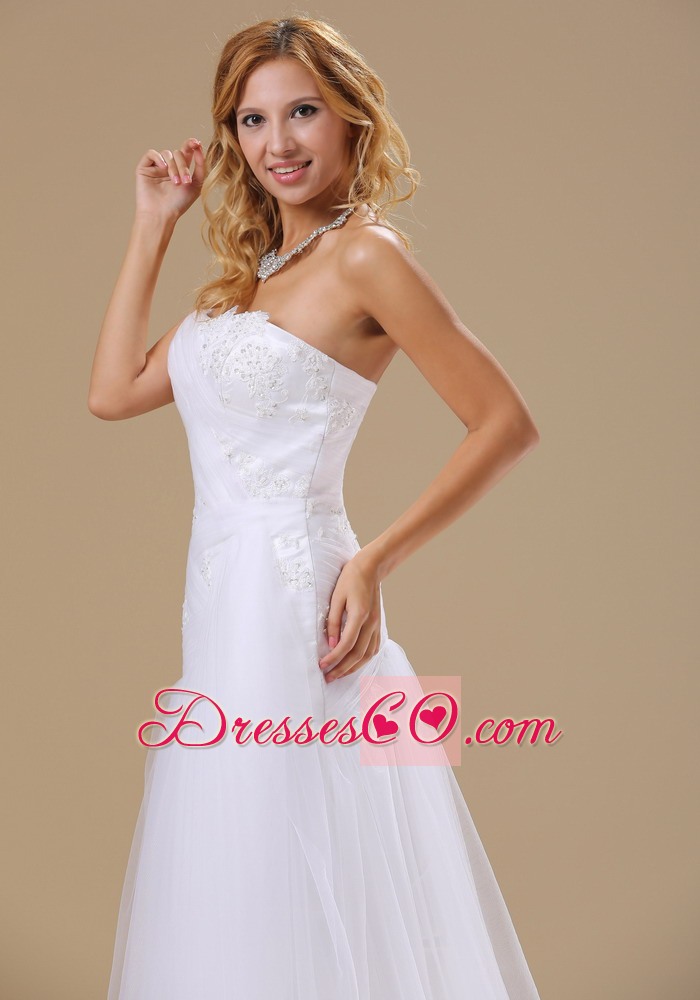 Appliques With Beading Decorate Bodice Tulle Strapless Brush Train Wedding Dress