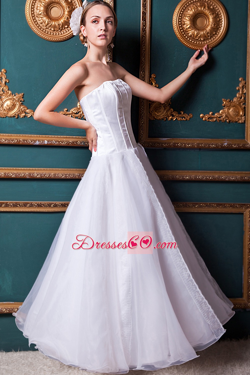 Modest A-line Strapless Long Organza And Taffeta Lace Wedding Dress