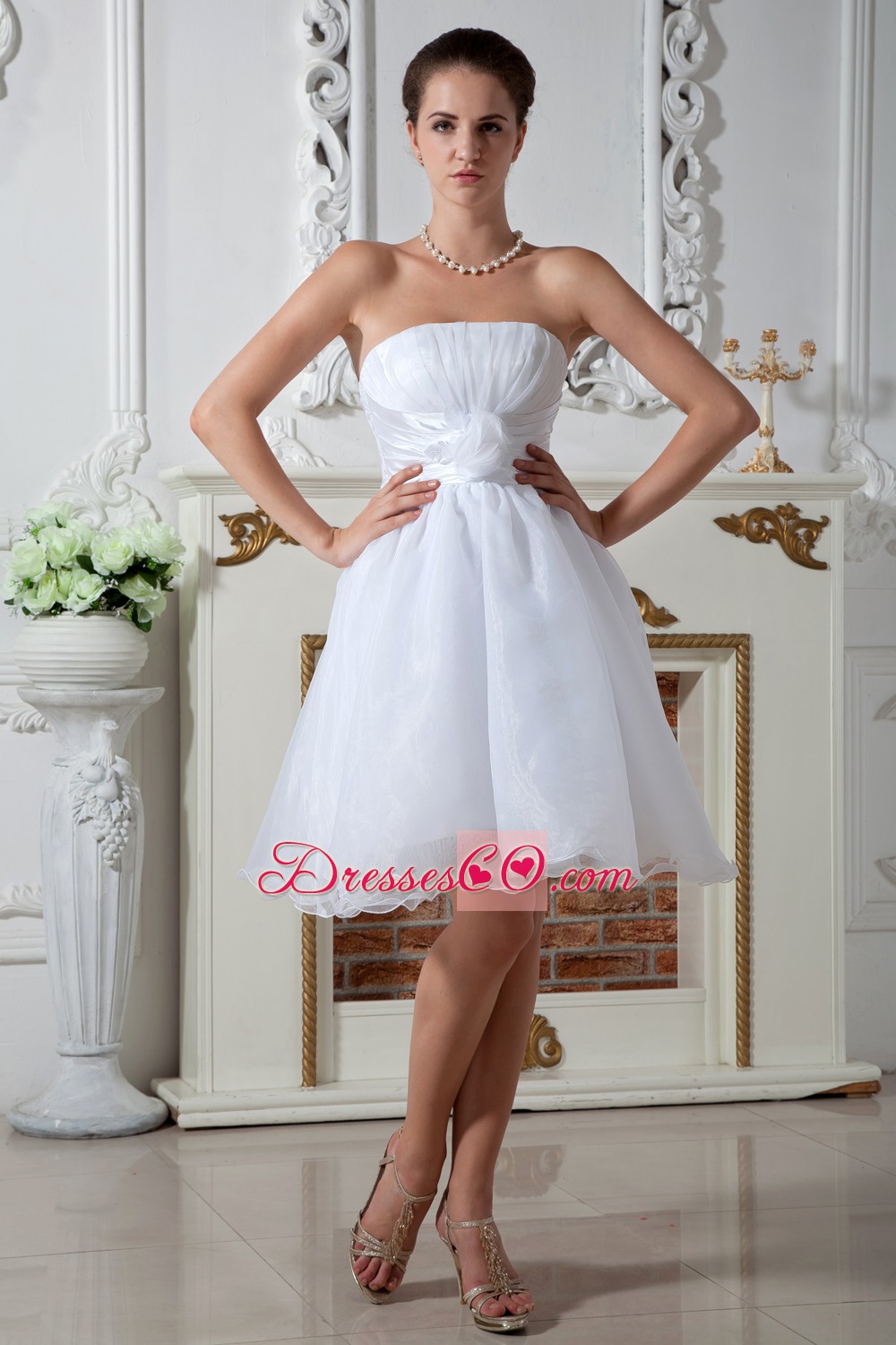 Pretty A-line Strapless Knee-length Organza Hand Made Flower Wedding Dress