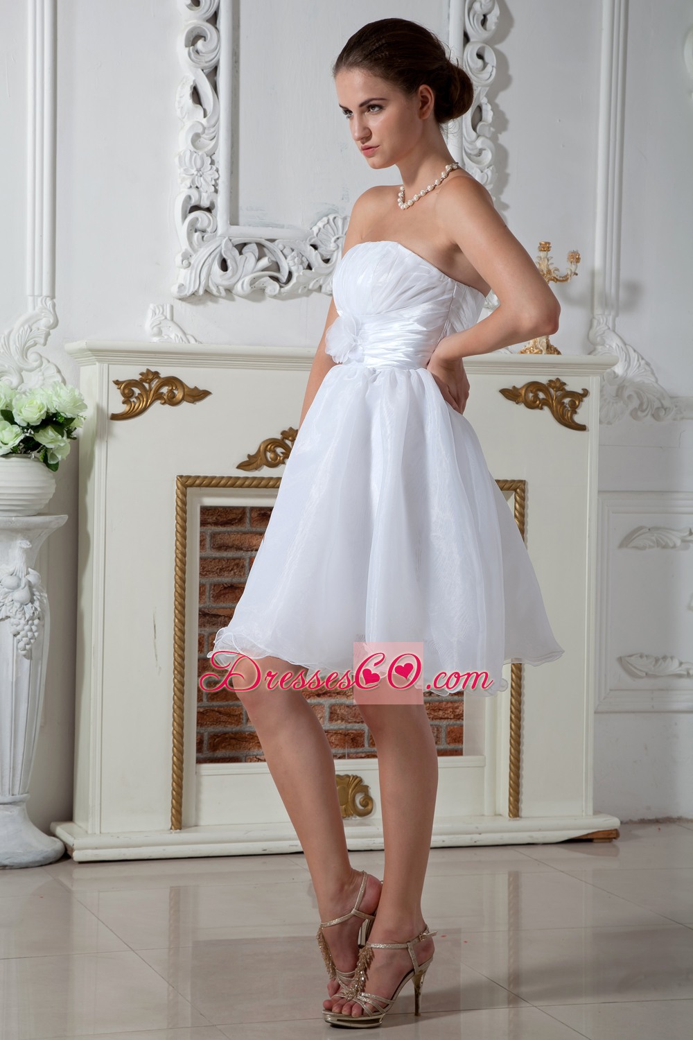 Pretty A-line Strapless Knee-length Organza Hand Made Flower Wedding Dress