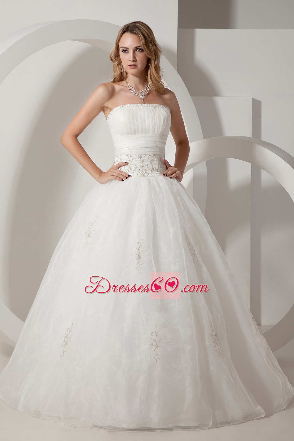 Pretty A-line Strapless Long Taffeta And Organza Embroidery Wedding Dress