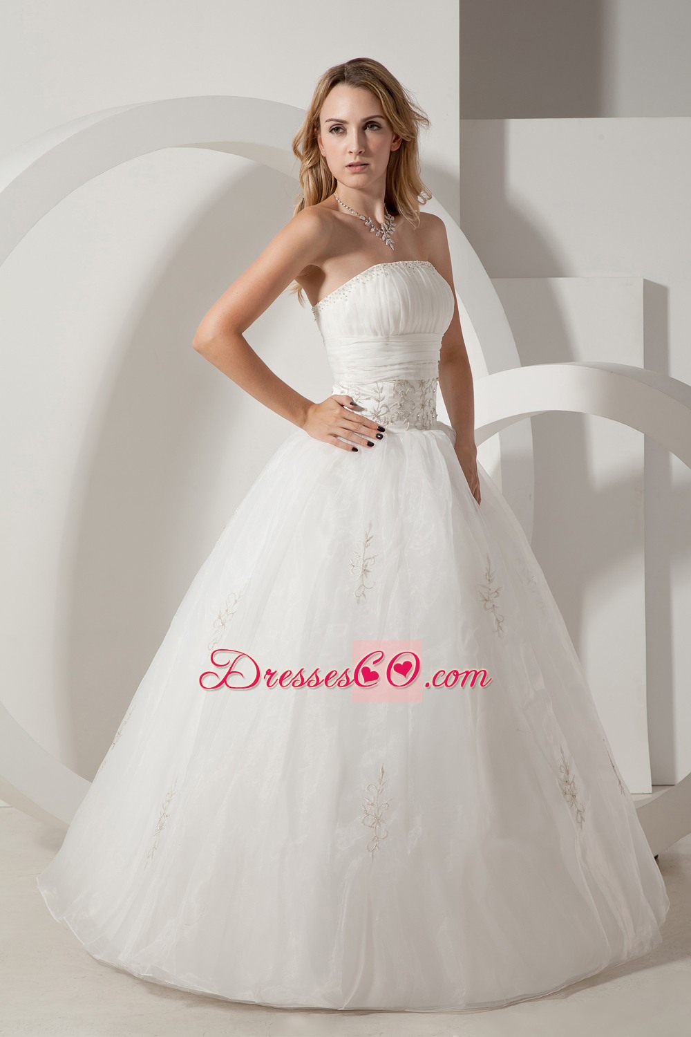 Pretty A-line Strapless Long Taffeta And Organza Embroidery Wedding Dress