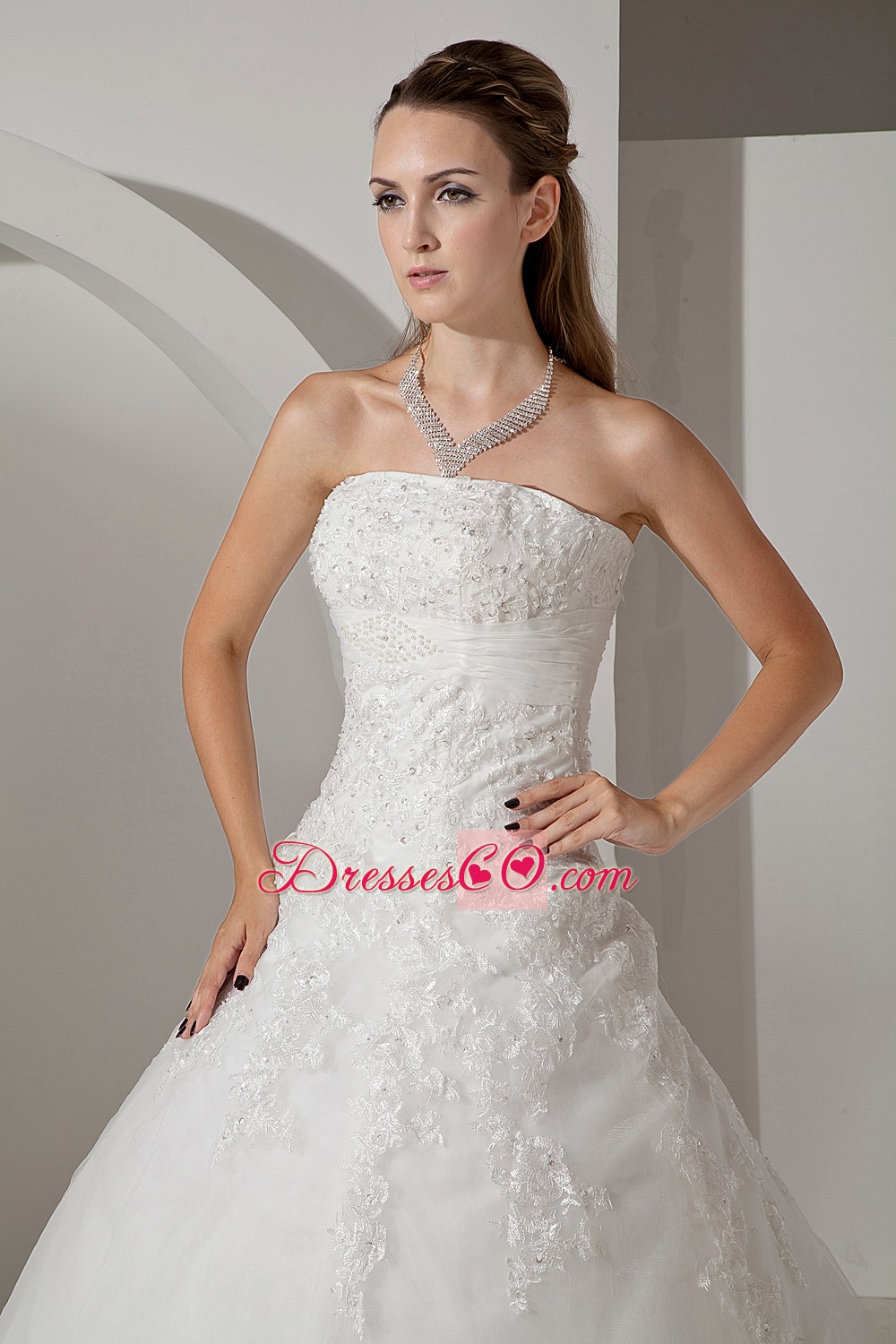 Lovely A-line Strapless Court Train Tulle Appliques Wedding Dress