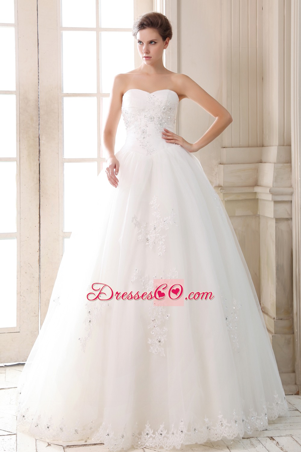 Sweet A-line Long Tulle Beading And Appliques Wedding Dress