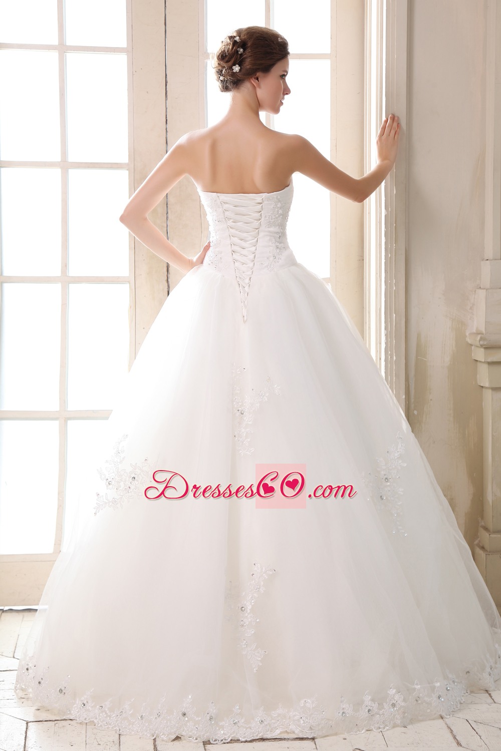 Sweet A-line Long Tulle Beading And Appliques Wedding Dress