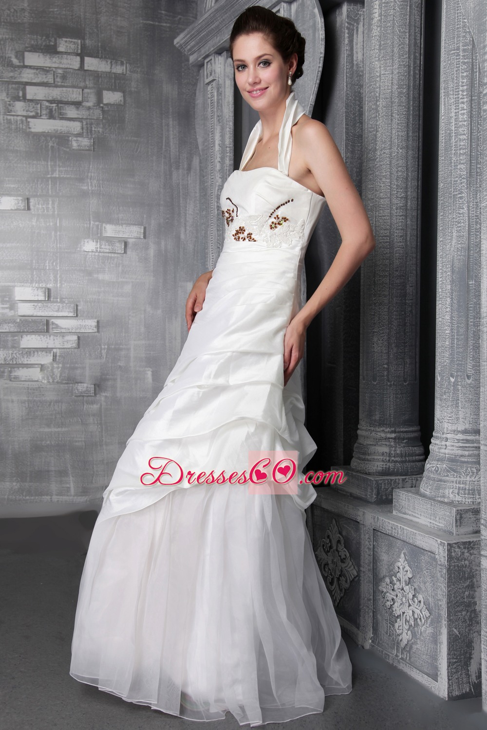 Modest A-line / Princess Halter Long Taffeta Appliques Wedding Dress