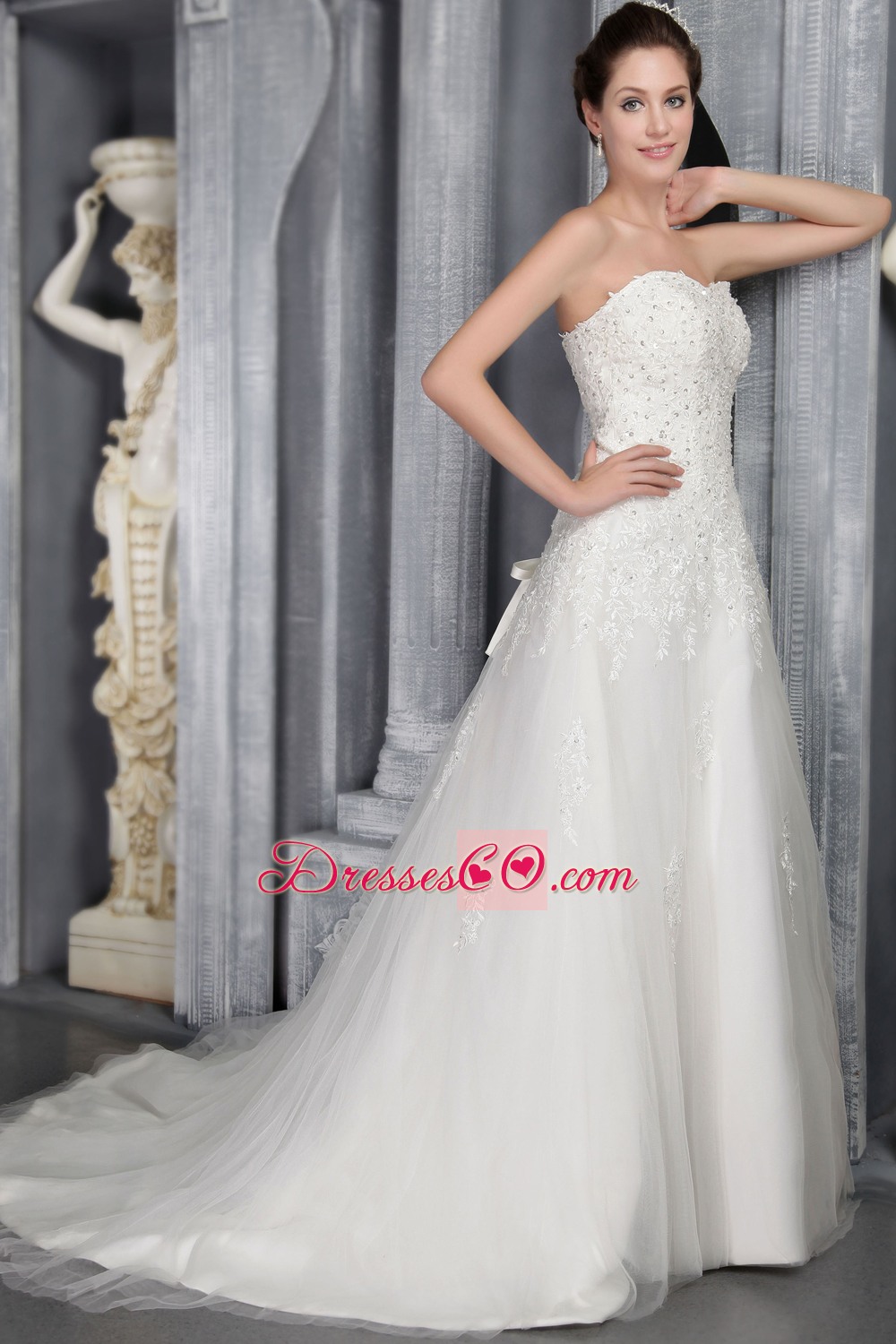 Romantic A-Line / Princess Strapless Court Train Tulle Appliques Wedding Dress