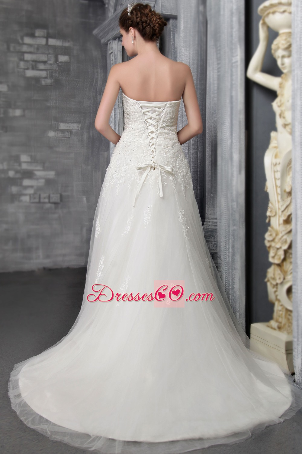 Romantic A-Line / Princess Strapless Court Train Tulle Appliques Wedding Dress