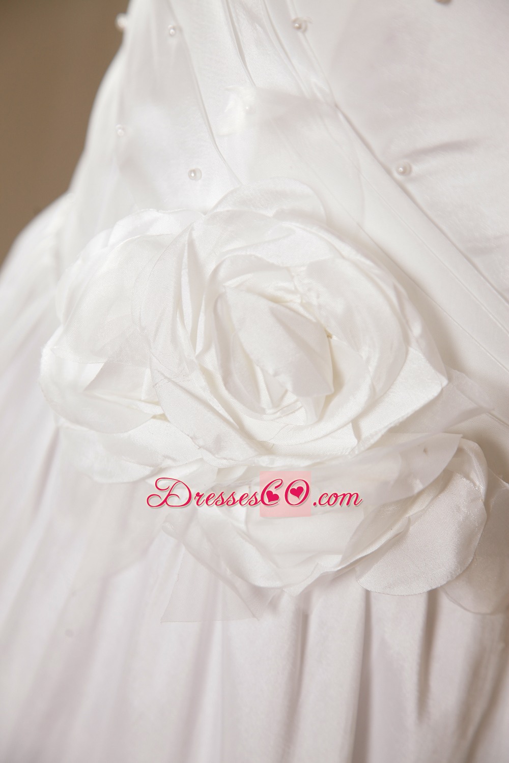 Simple Column V-neck Long Taffeta Hand Made Flowers Wedding Dress
