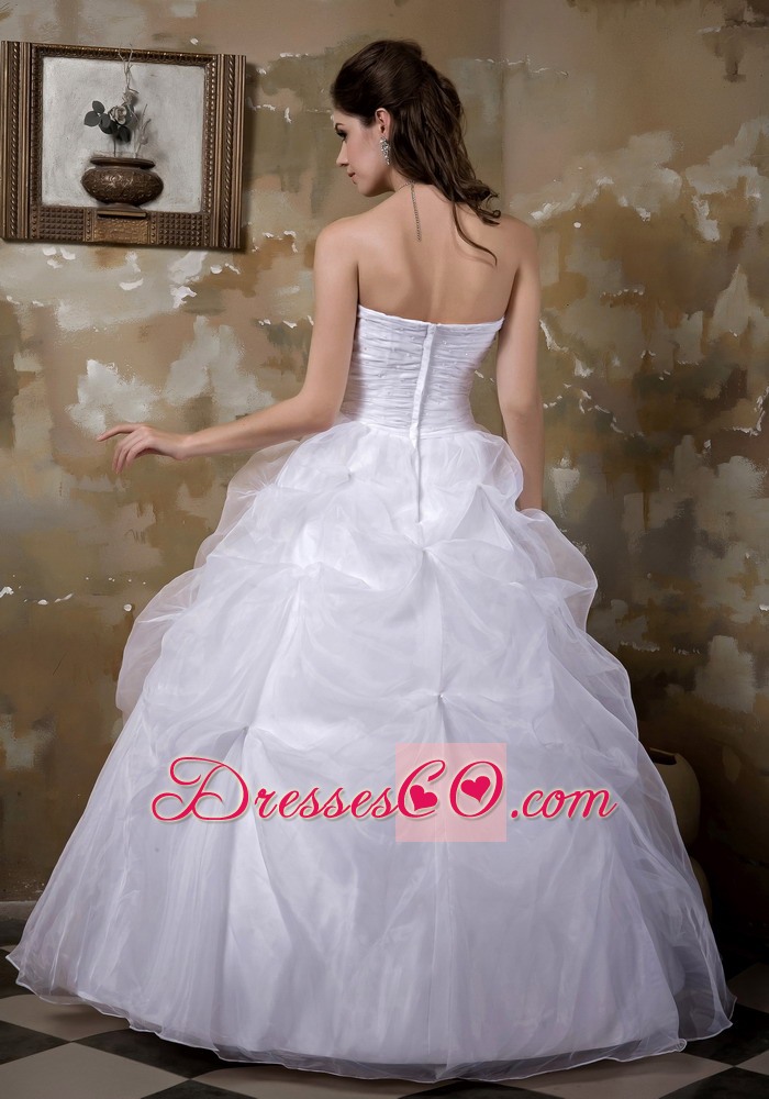 Elegant Ball Gown Strapless Long Taffeta And Organza Pick-ups Wedding Dress