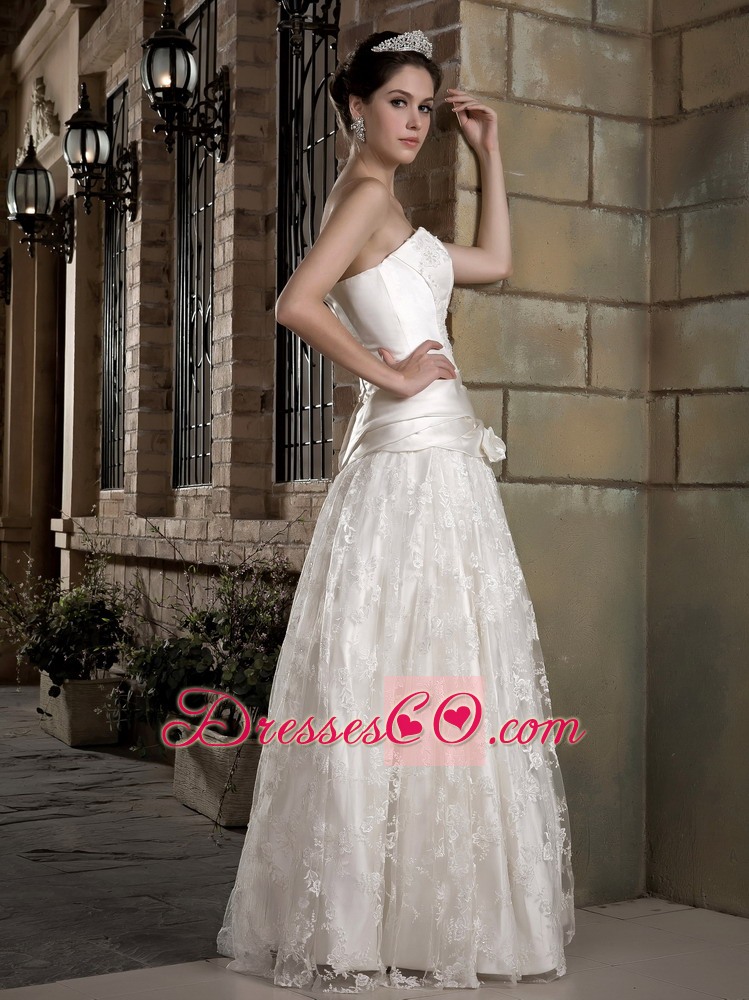 Gorgeous A-line Strapless Long Taffeta And Lace Hand Made Flowers Wedding Dress
