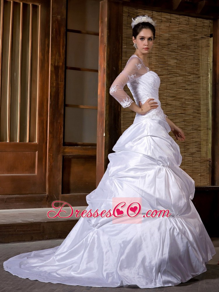Traditional A-line Strapless Court Train Taffeta Appliques Wedding Dress