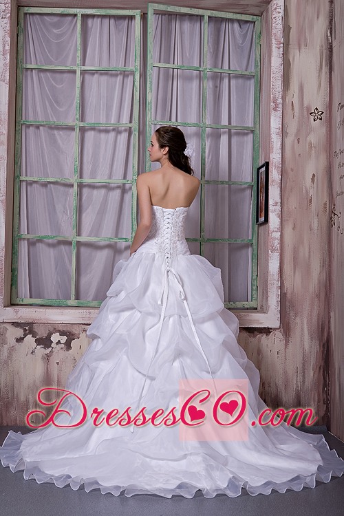 Elegant A-line Strapless Chapel Train Taffeta and Organza Appliques Wedding Dress