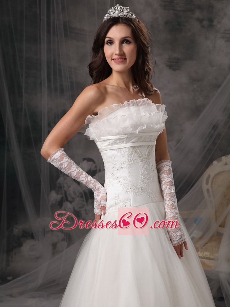 Exquisite A-line Strapless Long Organza And Lace Beading Wedding Dress