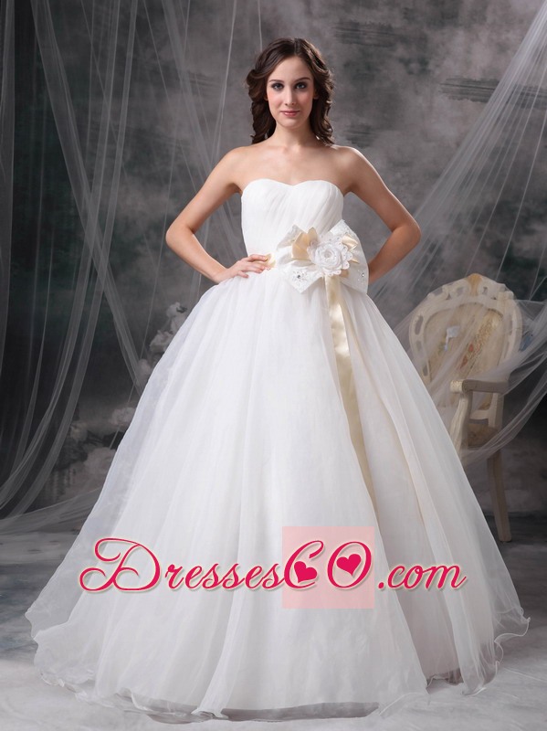 Pretty A-line Strapless Long Taffeta And Organza Hand Made Flower Wedding Dress
