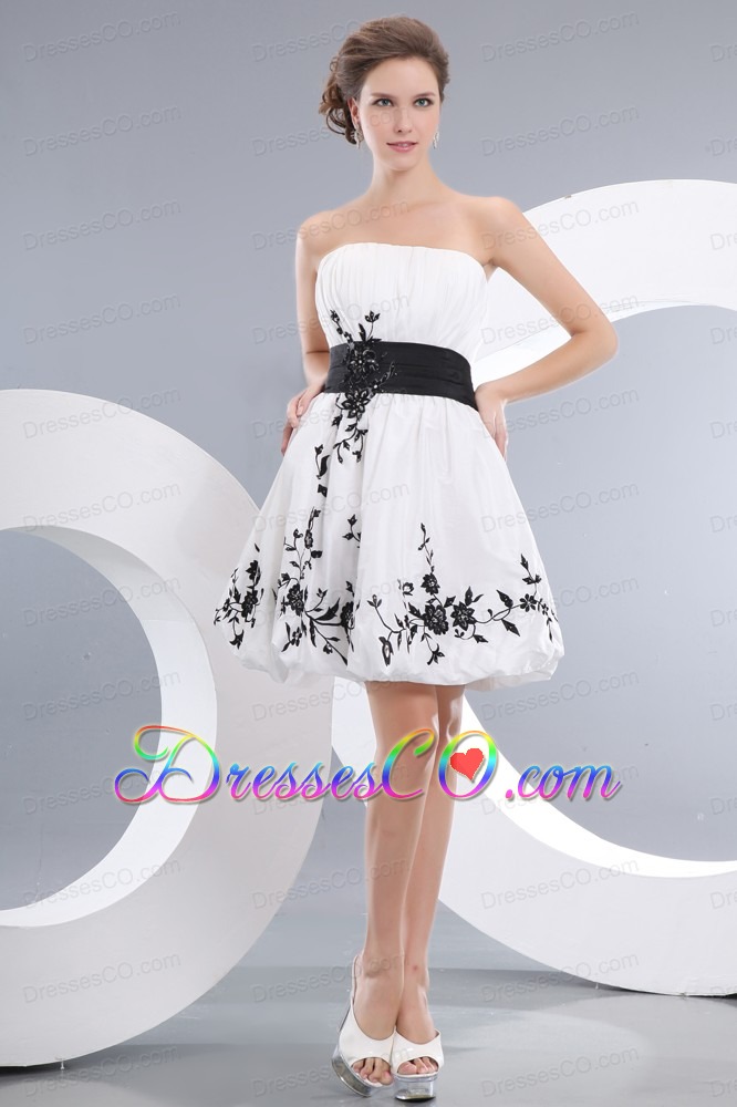 White A-line / Princess Strapless Mini-length Taffeta Appliques Prom / Homecoming Dress