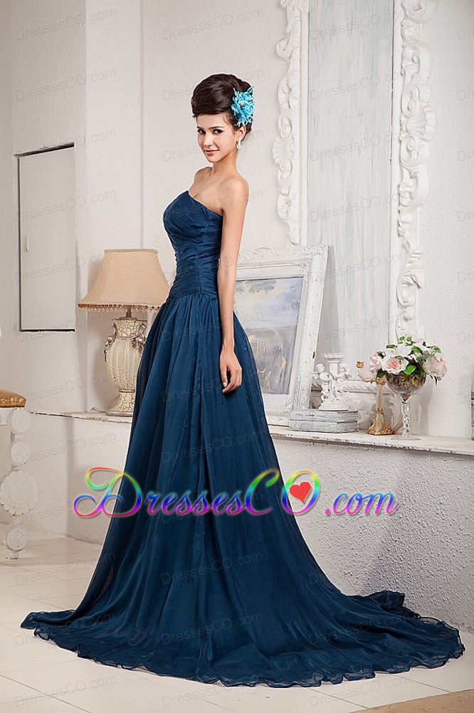 Elegant Peacock Green Mother Of The Bride Dress A-line / Princess Strapless Chiffon Ruching Court Train