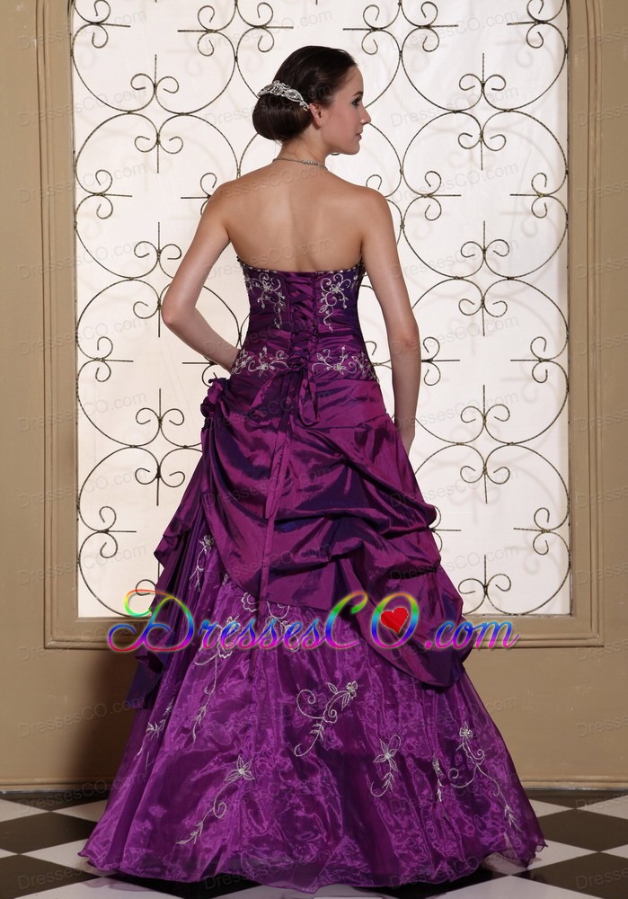 Modest Purple Prom Dress For Taffeta and Organza With Embroidery Gown