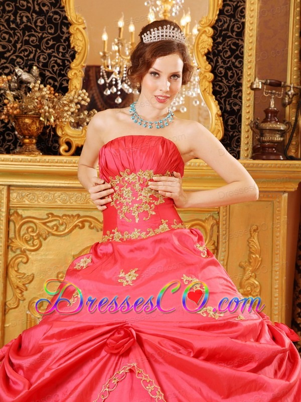 Red Ball Gown Strapless Long Taffeta Beading And Appliques Quinceanera Dress
