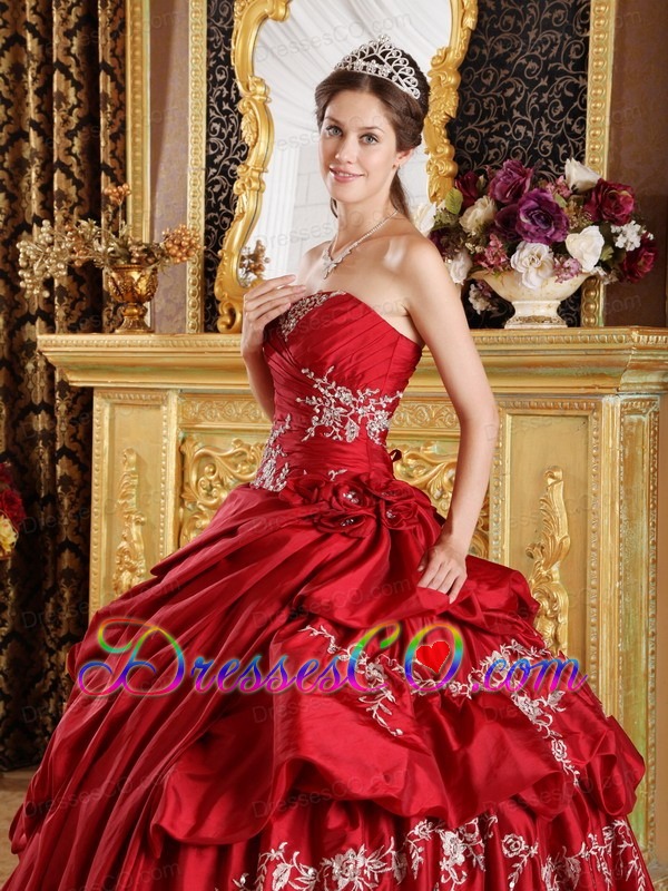 Wine Red Ball Gown Strapless Long Taffeta Appliques Quinceanera Dress