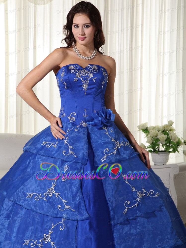 Royal Ball Gown Strapless Long Organza Embroidery Quinceanera Dress