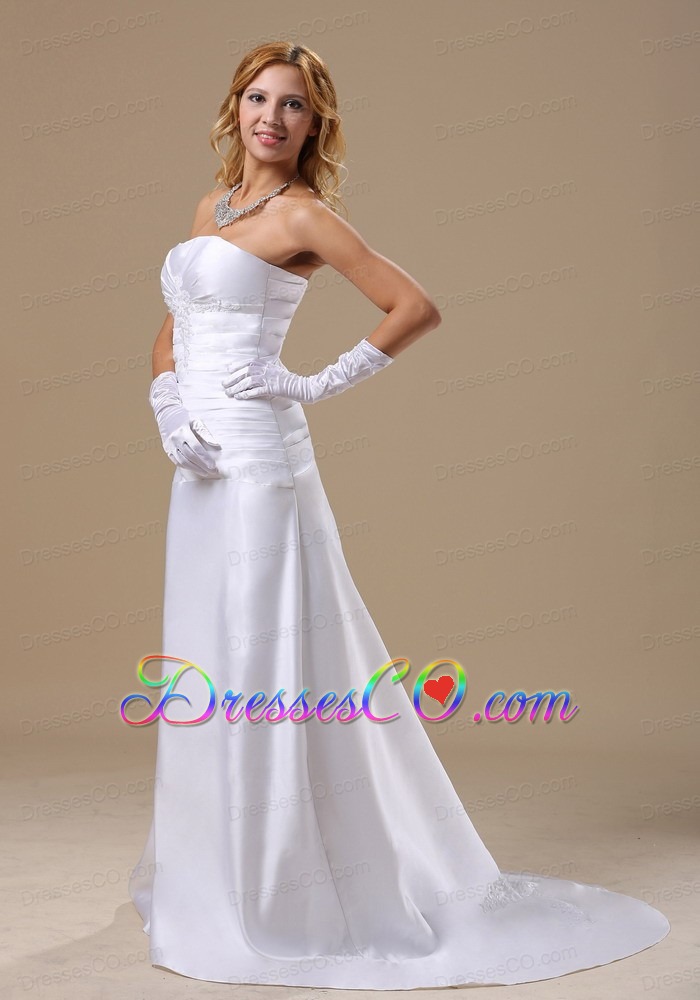 Strapless Appliques Custom Made and Ruched Bodice For Wedding Dress
