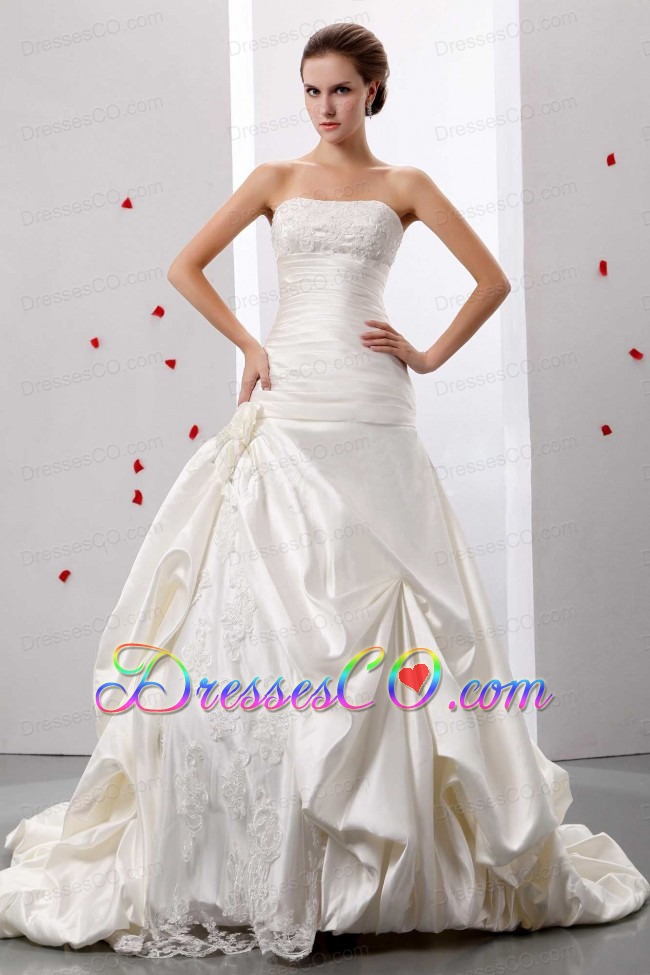 Fashionable A-line Strapless Appliques  Wedding Gowns With Lace and Taffeta In 2013
