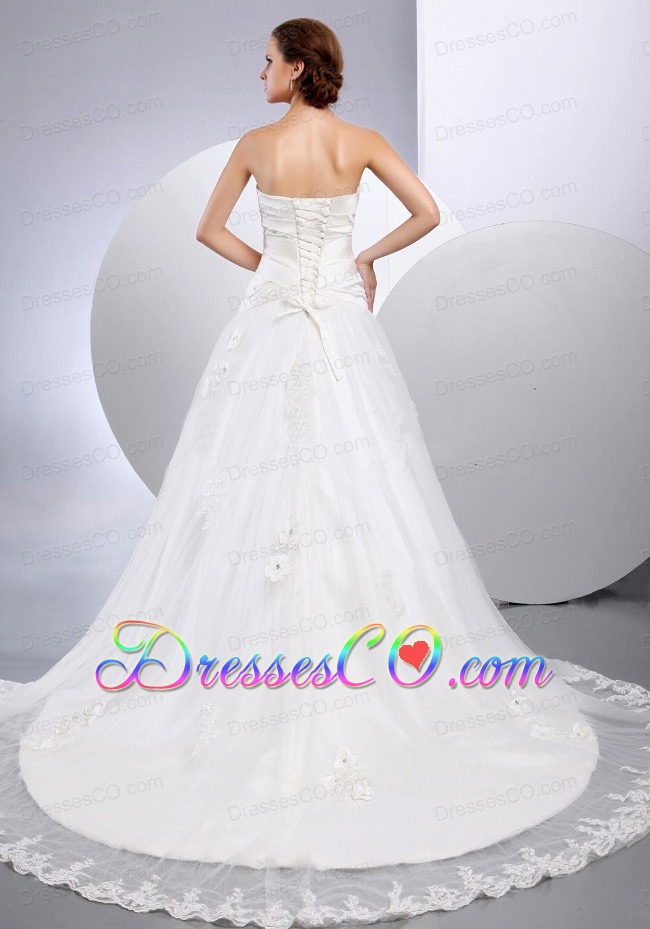 A-line Wedding Gowns With Appliques and Ruching