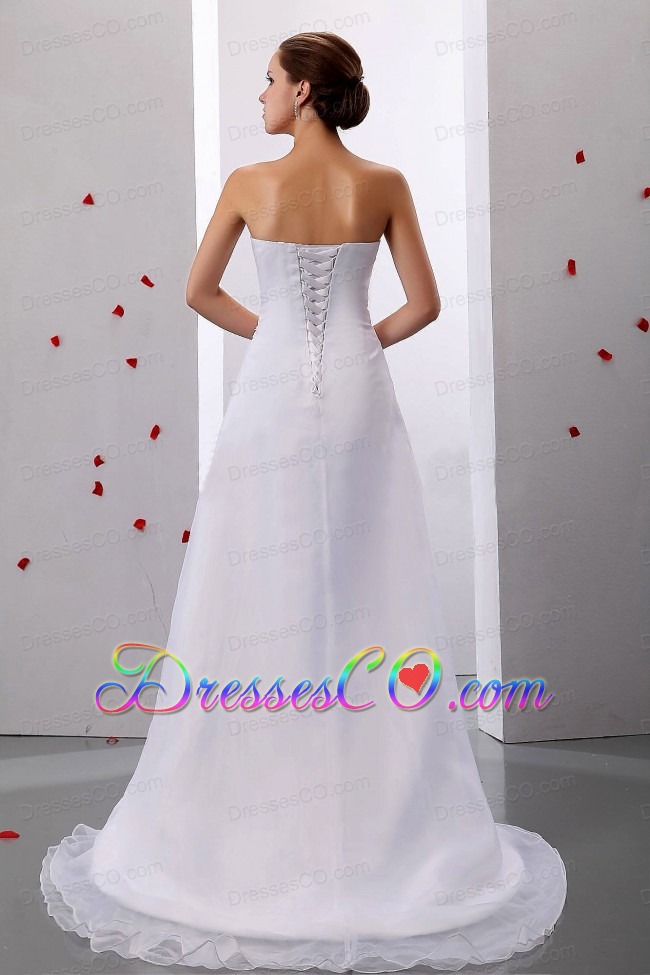 Appliques A-Line / Princess Organza Strapless Brush / Sweep Train Wedding Dress