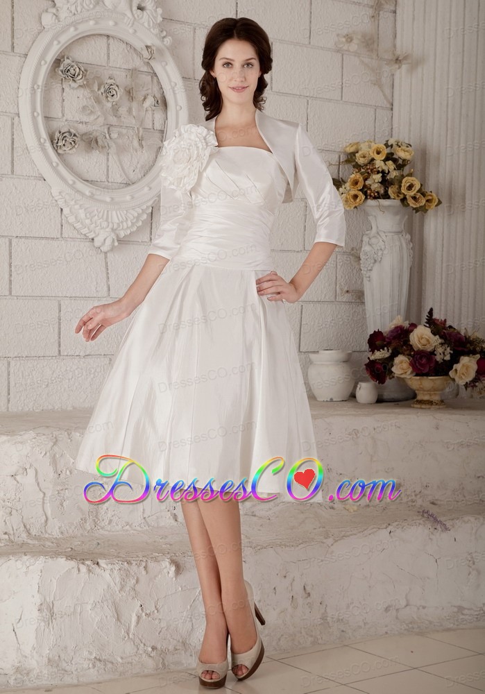 Beautiful A-line / Princess Strapless Knee-length Satin Ruching Wedding Dress