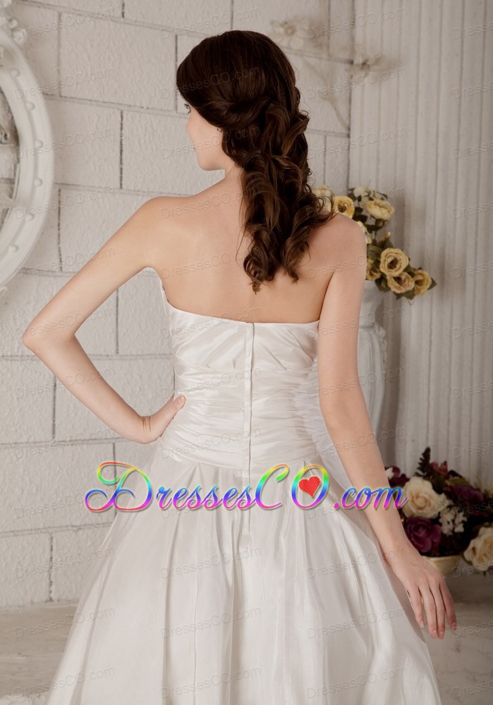 Beautiful A-line / Princess Strapless Knee-length Satin Ruching Wedding Dress