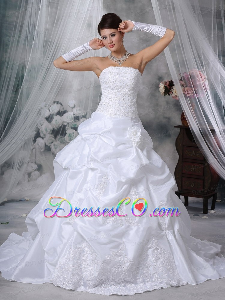 Elegant A-line Strapless Court Train Taffeta Appliques and Hand Made Flowers Wedding Dress