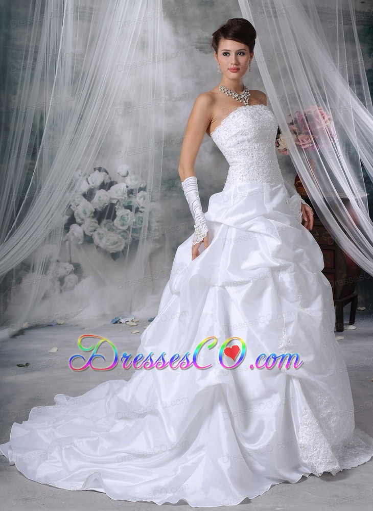 Elegant A-line Strapless Court Train Taffeta Appliques and Hand Made Flowers Wedding Dress